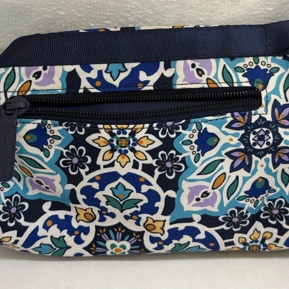 Vera Bradley Multicolor Patterned Women's  Bottle Carrier.